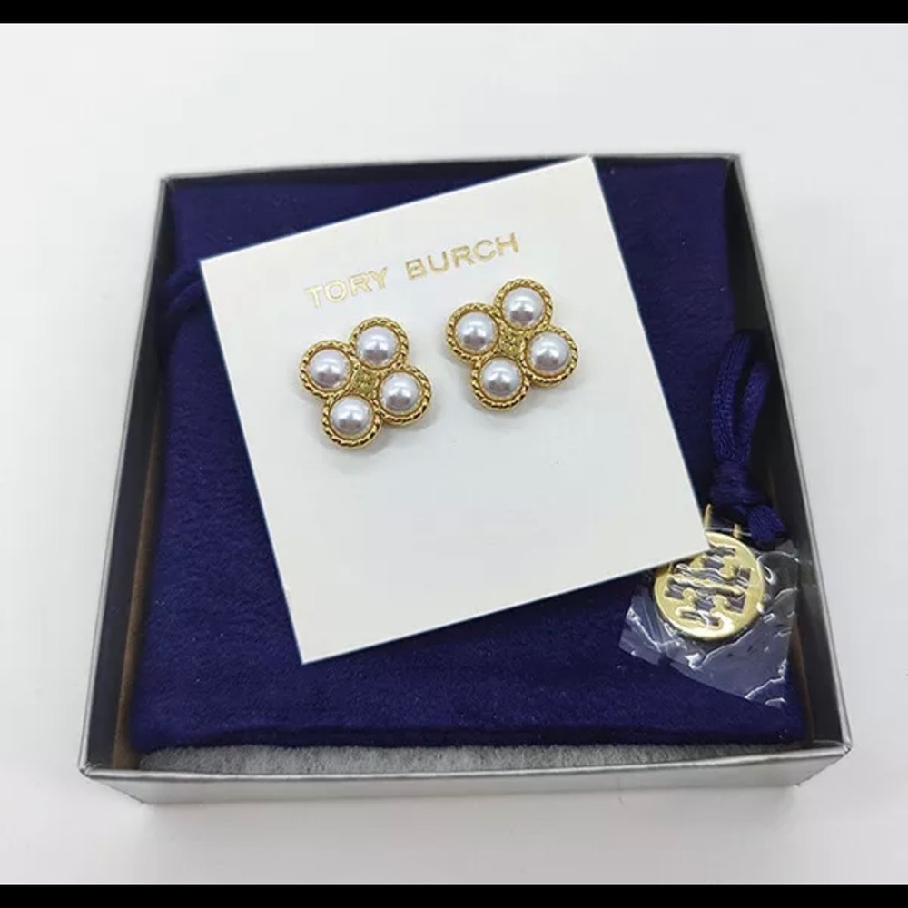 ♥️Sold♥️TORY BURCH Gold/White Stud Clover Pearl Earrings - Picture 2 of 6